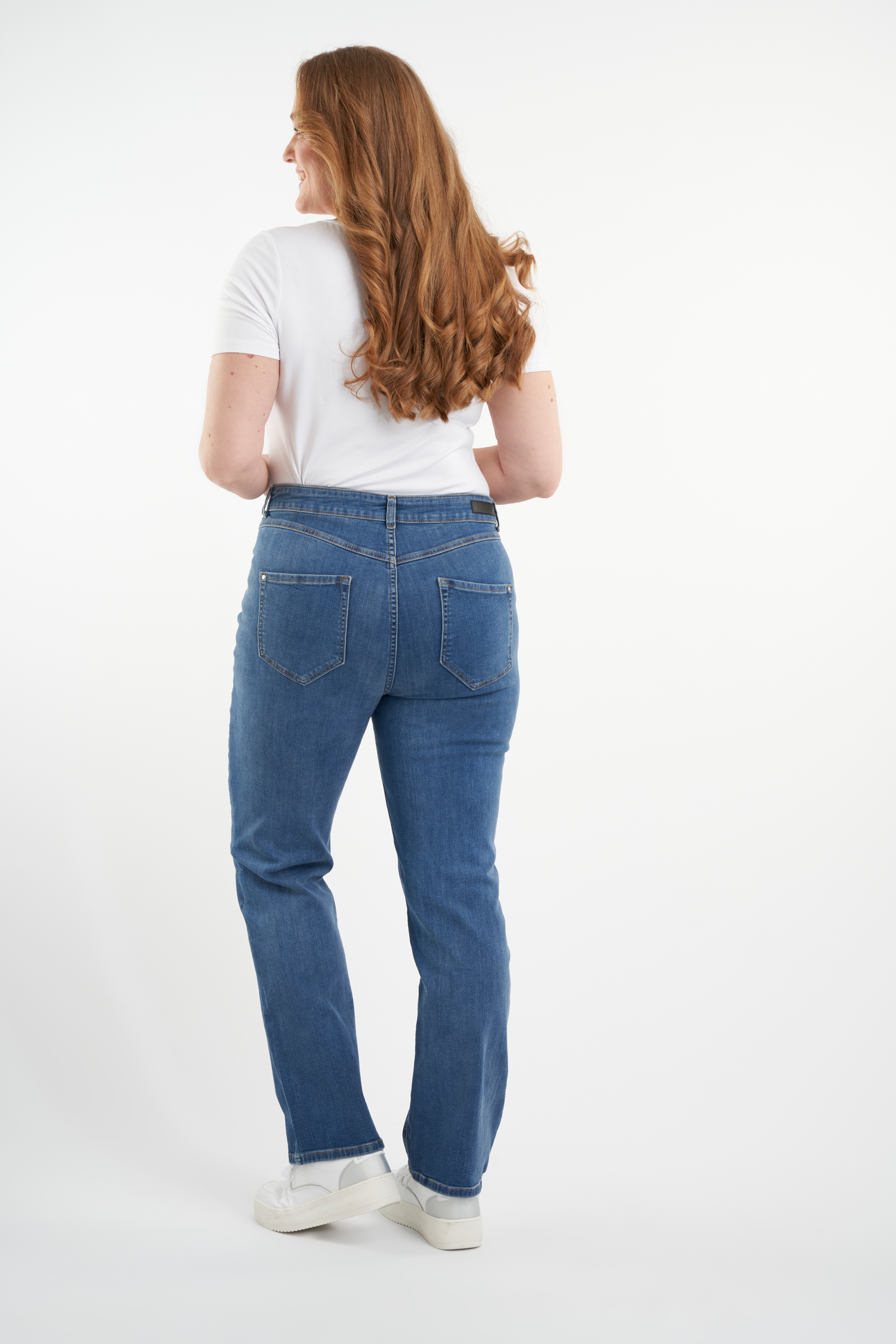 Jeans Magic Simplicity SHAPES image number 3