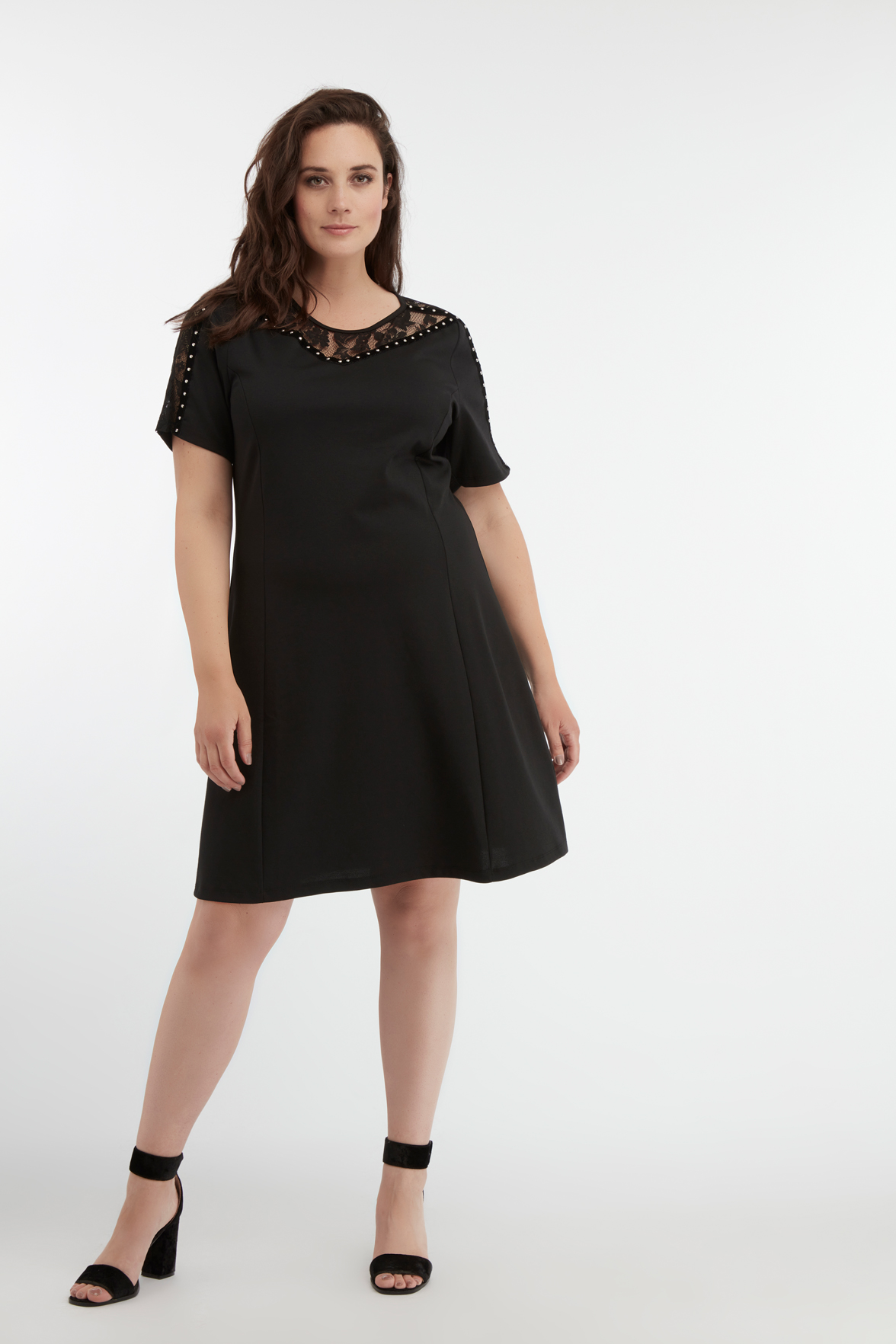 Femmes Robe avec un col en dentelle à MS Mode®