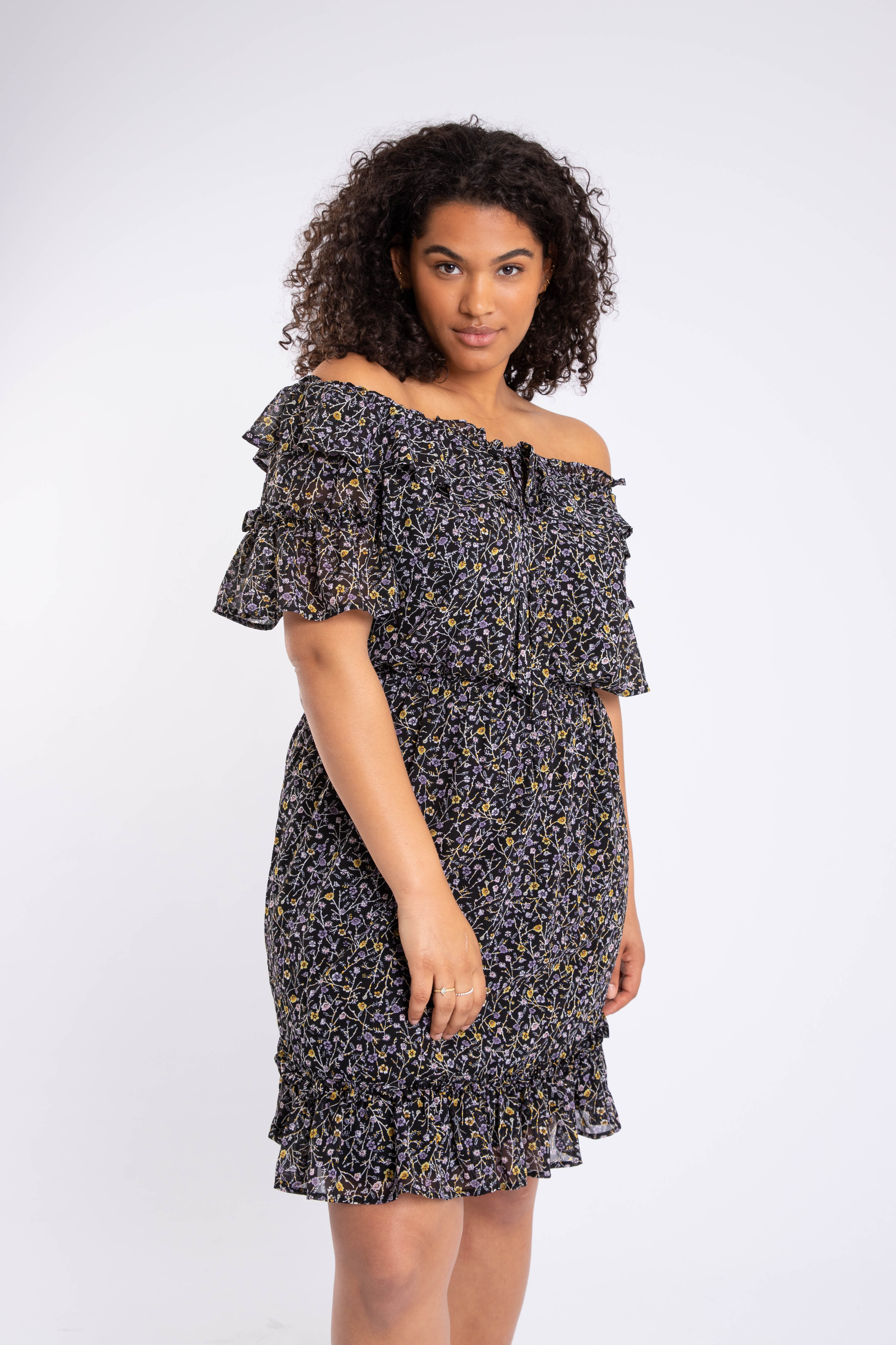 Robe épaules Dénudées TFNC Taille 8 - Mini Robe Bodycon Couleur Khaki Occasion