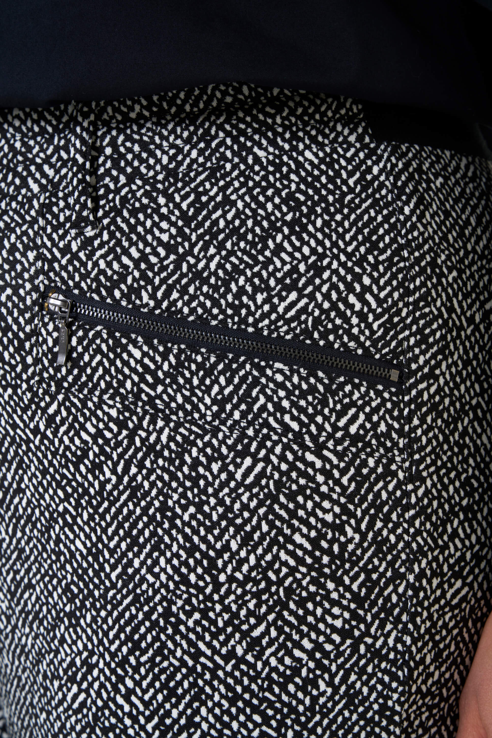 Pantalon avec cordon image number 4