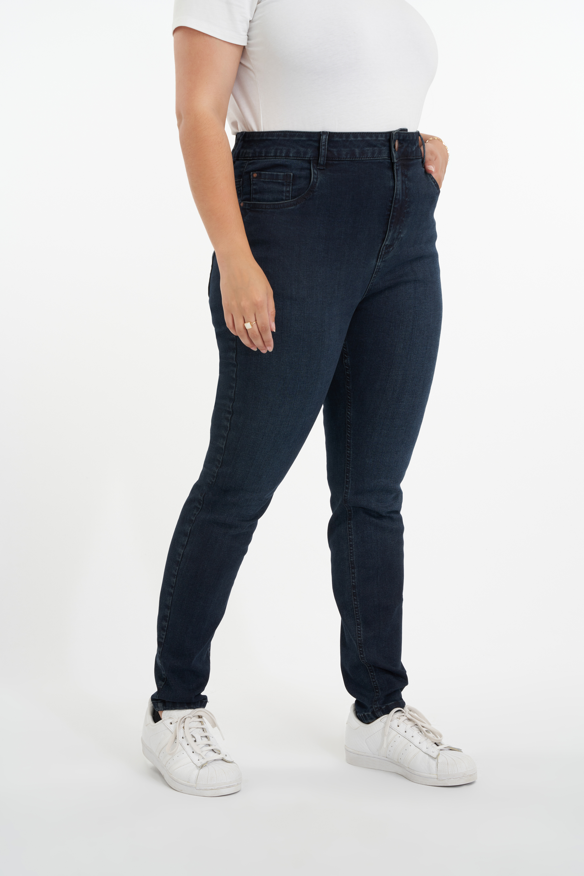 Skinny leg high waist CHERRY jeans image 4