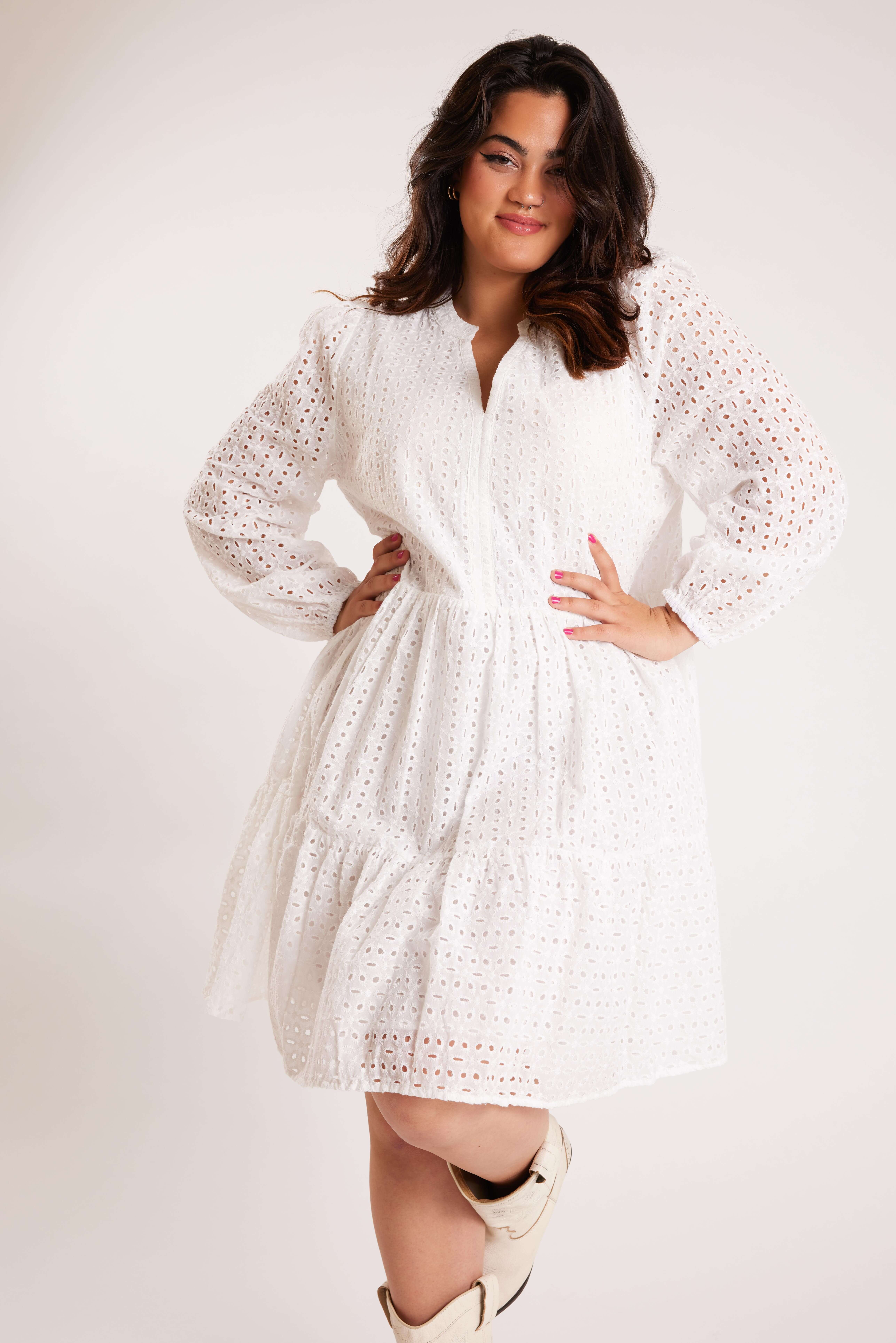 Robe avec broderie anglaise image number 7
