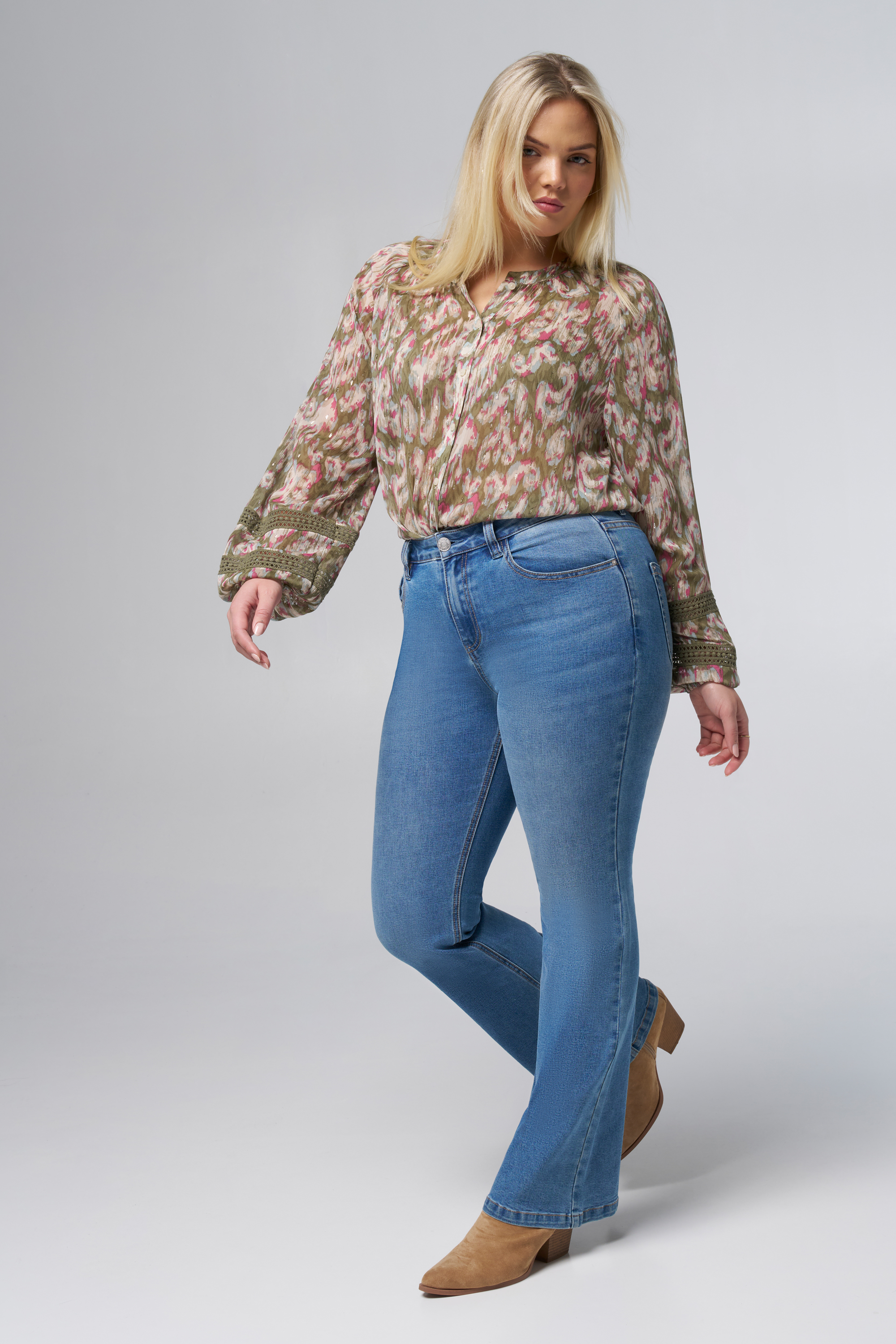 Jean Femme Seven 'évasé' (flare) Avec Stretch - Taille 8, Longueur Intérieure 32, Occasion Très Bon état